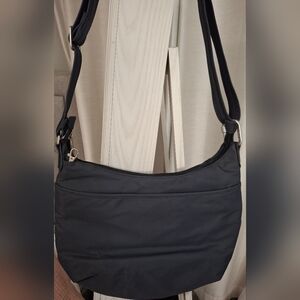 Travelon Anti Theft Hobo Crossbody Bag Excellent Condition